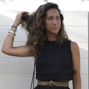 Top corto in lino nero design by delfina letizia