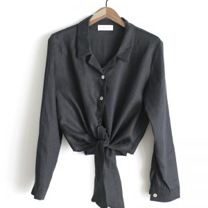 Camicetta in morbido lino colore nero e nodo in vita by delfina letizia