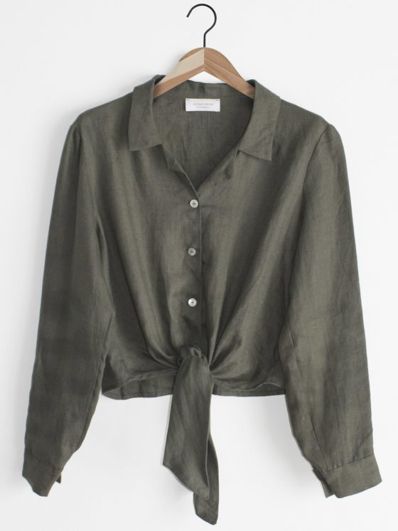 Camicetta in morbido lino colore verde oliva e nodo in vita by delfina letizia