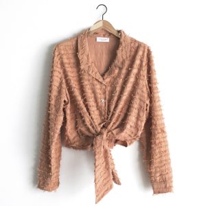 Camicetta in cotone rosa antico con frange e nodo in vita by delfina letizia