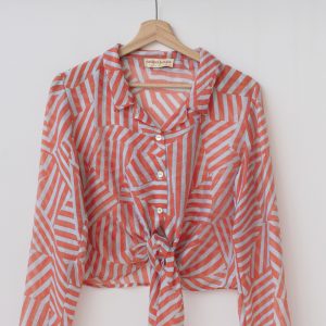 Camicetta in tencel bianco e corallo con nodo in vita